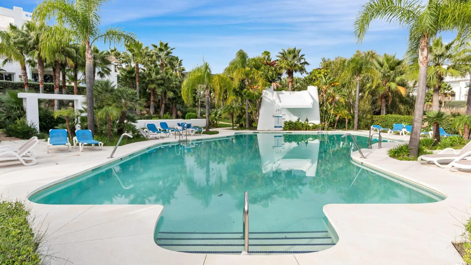 Vivi Homes - Casa Sereno Pool, Terrace & Garden Estepona Spain
