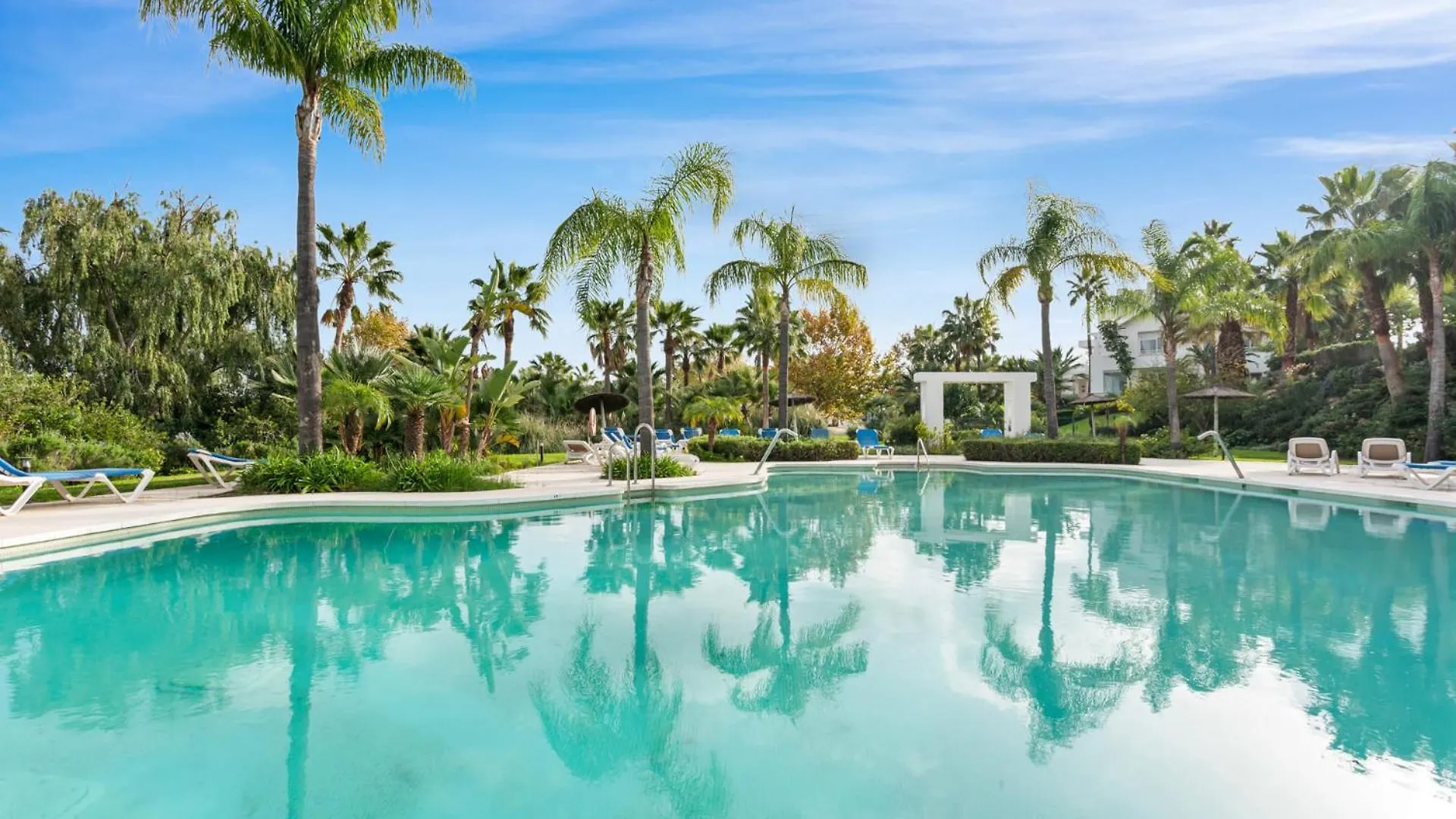 Apartment Vivi Homes - Casa Sereno Pool, Terrace & Garden Estepona Spain